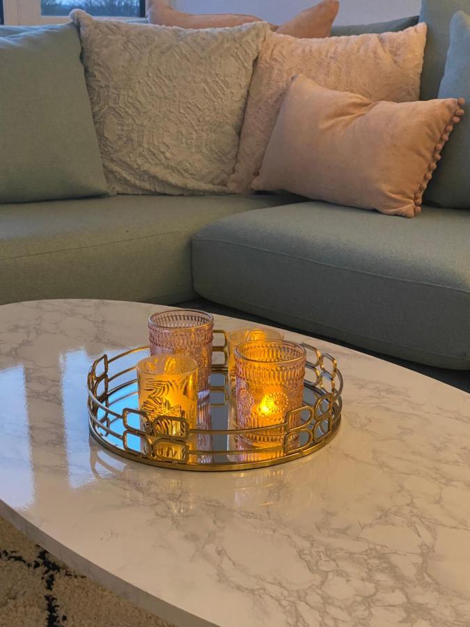Lees Lookout Holt ,2 Bedroom Luxury Apartment With Private Parking Exterior foto