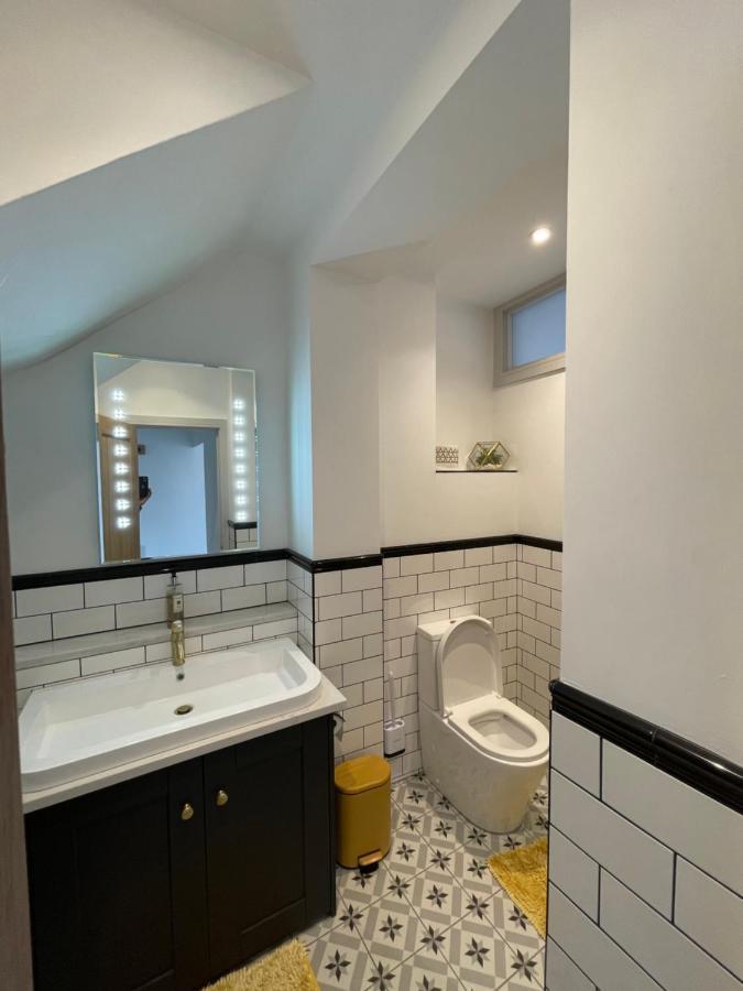 Lees Lookout Holt ,2 Bedroom Luxury Apartment With Private Parking Exterior foto