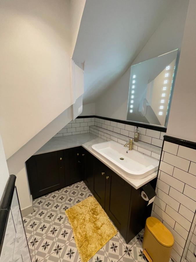 Lees Lookout Holt ,2 Bedroom Luxury Apartment With Private Parking Exterior foto