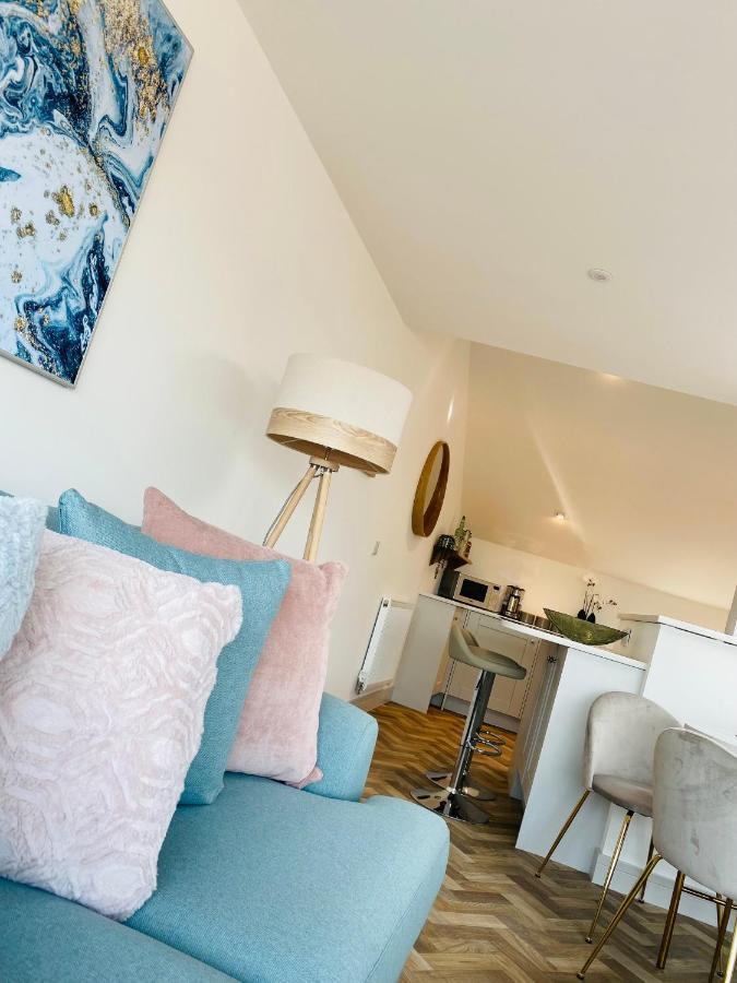 Lees Lookout Holt ,2 Bedroom Luxury Apartment With Private Parking Exterior foto