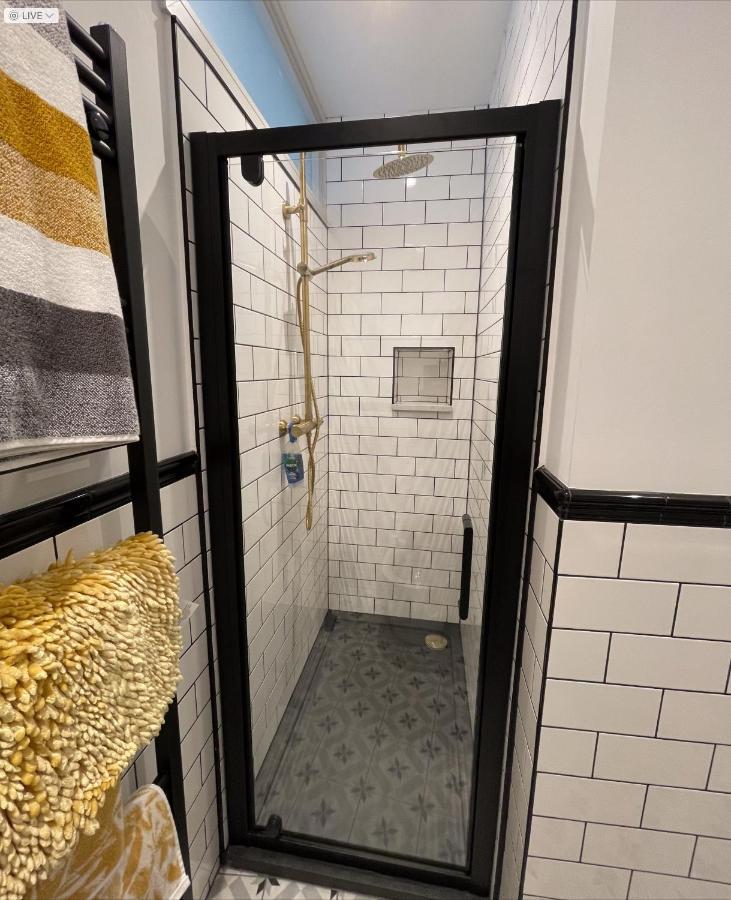 Lees Lookout Holt ,2 Bedroom Luxury Apartment With Private Parking Exterior foto