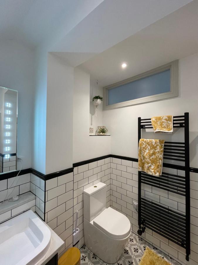 Lees Lookout Holt ,2 Bedroom Luxury Apartment With Private Parking Exterior foto