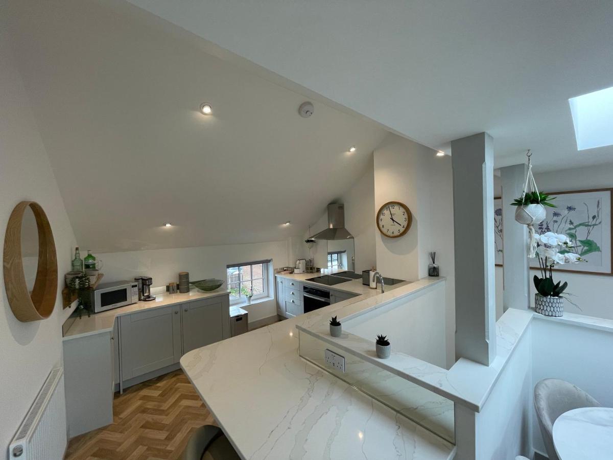 Lees Lookout Holt ,2 Bedroom Luxury Apartment With Private Parking Exterior foto